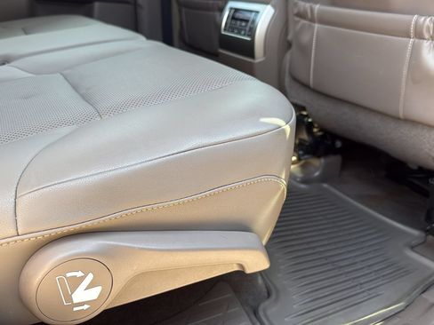 Used 2019 Lexus GX 460 Premium AWD/4WD image 26