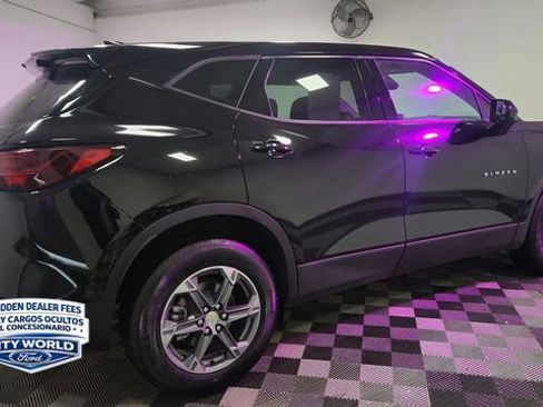 Used 2025 Chevrolet Blazer LT FWD image 7