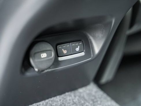 Used 2026 Volvo XC40 B5 Plus AWD/4WD image 35