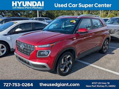 Used 2024 Hyundai Venue Limited FWD image 1