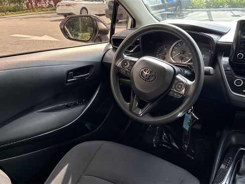 Used 2022 Toyota Corolla LE image 22