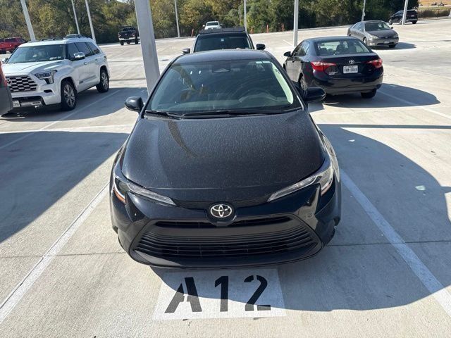 Used 2026 Toyota Corolla LE FWD image 3