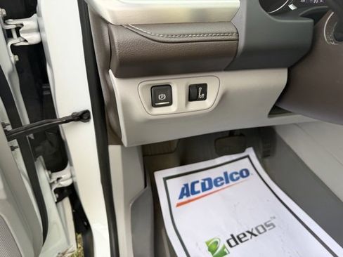 Certified 2023 GMC Acadia SLT image 21