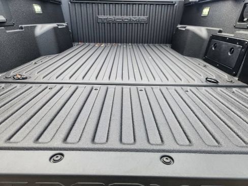 Certified 2025 Toyota Tacoma Limited AWD/4WD image 33