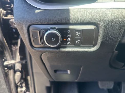 Used 2023 Ford Explorer XLT w/ Equipment Group 202A AWD/4WD image 11