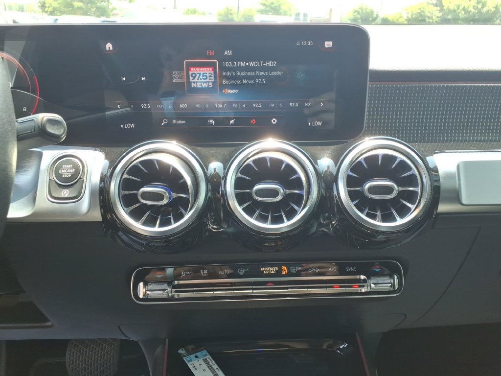Used 2021 Mercedes-Benz GLB 250 image 24