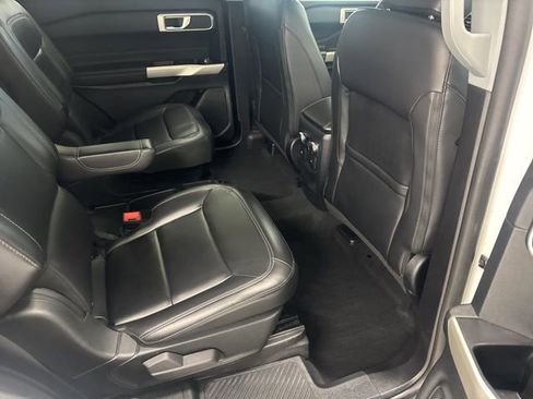 Used 2021 Ford Explorer XLT w/ Equipment Group 202A image 29