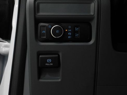Used 2024 Ford F150 XLT AWD/4WD image 45