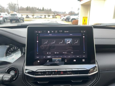 New 2026 Jeep Compass Limited image 19