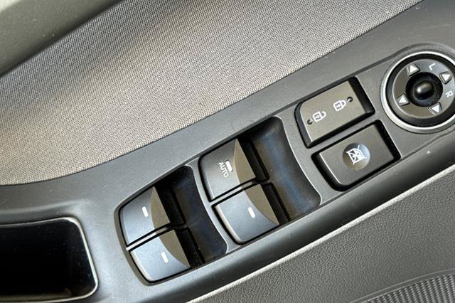 Used 2016 Hyundai Elantra SE w/ Option Group 02 FWD image 11