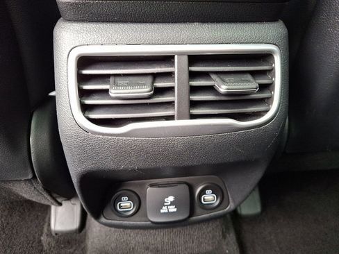 Used 2023 Hyundai Santa Fe Limited image 11