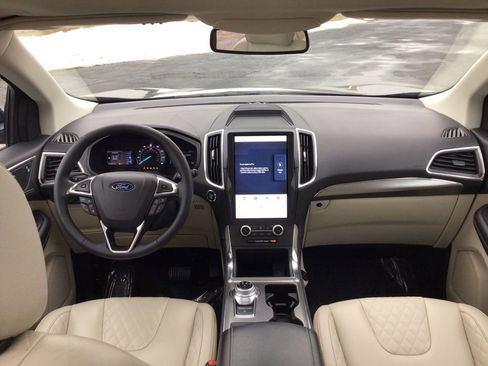 Used 2024 Ford Edge Titanium image 21