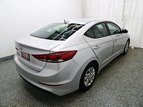 Used 2017 Hyundai Elantra SE image 6