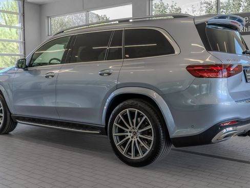 New 2026 Mercedes-Benz GLS 580 4MATIC image 13