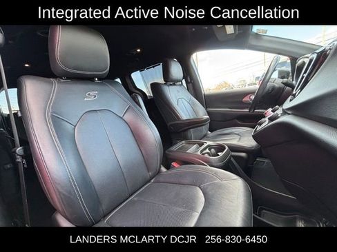 Used 2020 Chrysler Pacifica Touring-L w/ Premium Audio Group image 11