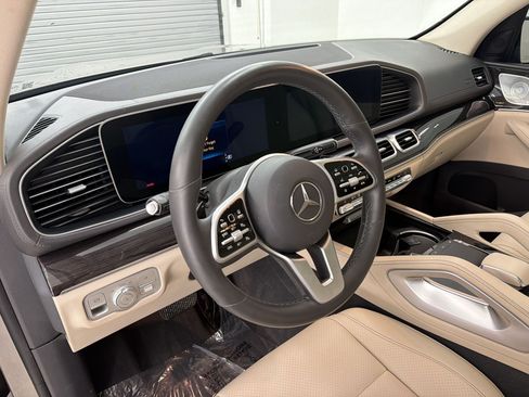 Used 2020 Mercedes-Benz GLS 450 4MATIC image 4