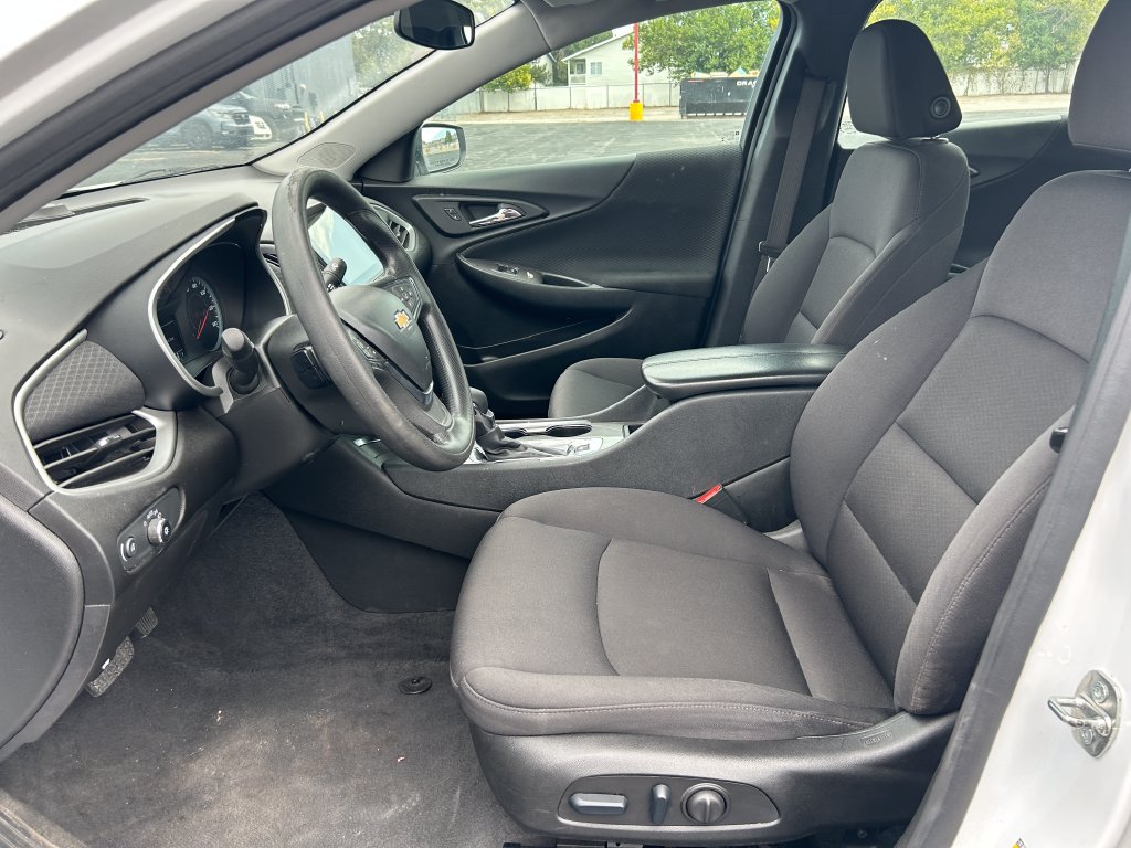 Used 2024 Chevrolet Malibu LT FWD image 25