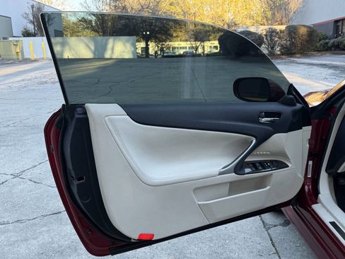 Used 2010 Lexus IS 250C image 30