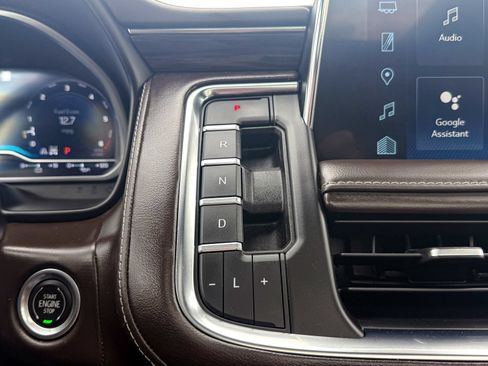 Used 2023 Chevrolet Tahoe Premier AWD/4WD image 31