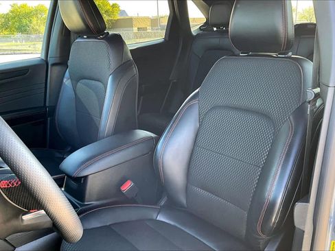 Certified 2025 Ford Escape ST-Line Elite w/ Tech Pack #1 image 8