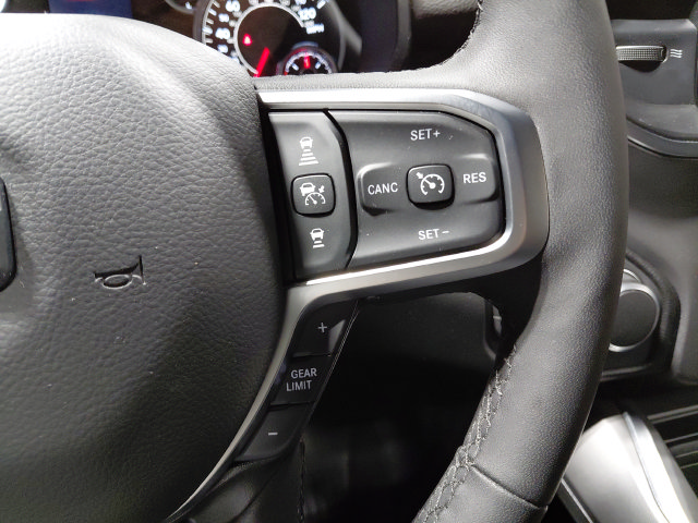 Used 2025 RAM 1500 Big Horn AWD/4WD image 38