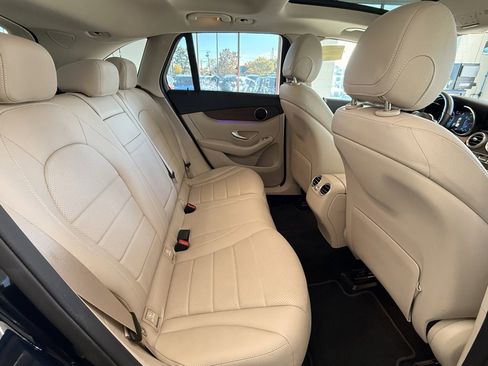 Used 2022 Mercedes-Benz GLC 300 4MATIC w/ Premium Package Lite image 19