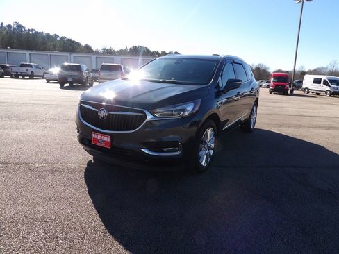 Used 2018 Buick Enclave Premium w/ Experience Buick Package image 3