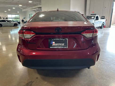 Used 2025 Toyota Corolla LE image 7