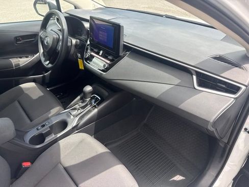 Used 2025 Toyota Corolla LE FWD image 15