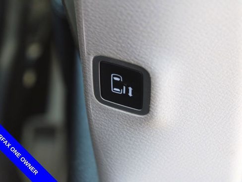 Used 2023 Chrysler Voyager LX image 24