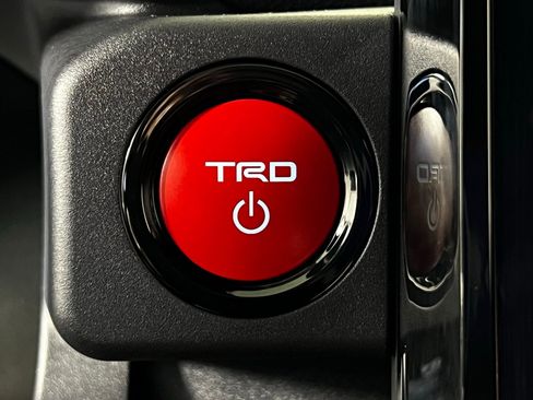 Certified 2025 Toyota 4Runner TRD Off-Road Premium image 24