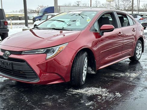 Certified 2023 Toyota Corolla LE image 3