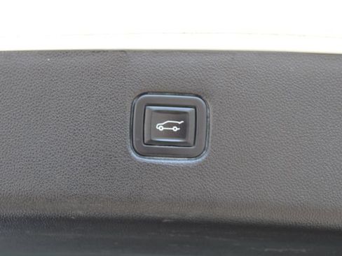 Used 2022 Chevrolet Blazer LT FWD image 33