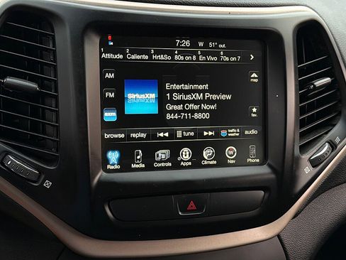 Used 2017 Jeep Cherokee Latitude image 14