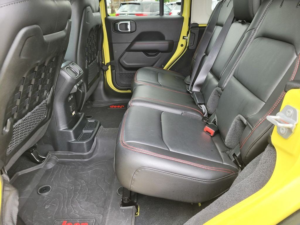 Used 2023 Jeep Wrangler Unlimited Rubicon w/ LED Lighting Group AWD/4WD image 10
