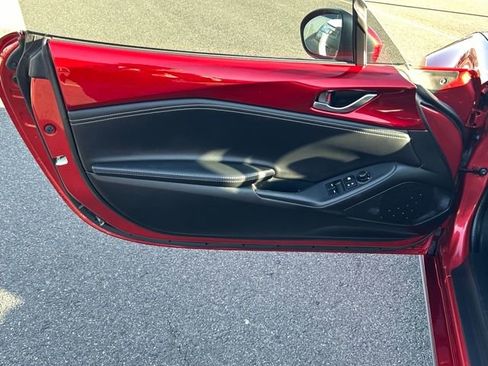 Used 2021 MAZDA MX-5 Miata Grand Touring image 13