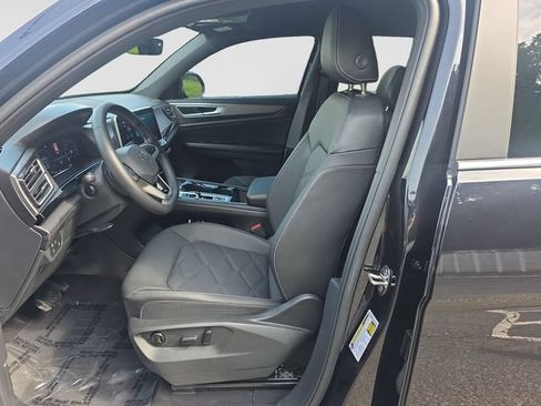 Certified 2024 Volkswagen Atlas Cross Sport SE AWD/4WD image 11