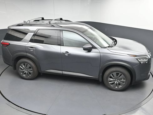 Certified 2025 Nissan Pathfinder SV FWD image 33