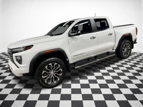 Certified 2025 GMC Canyon Denali image 4