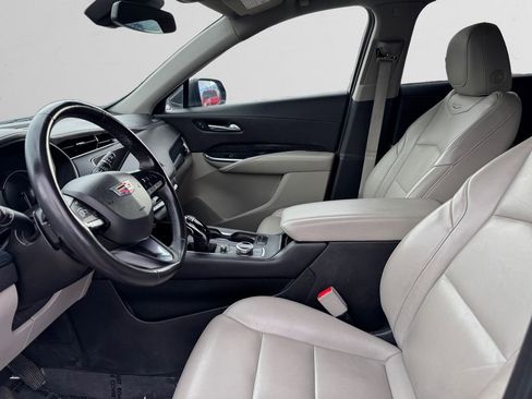 Used 2023 Cadillac XT4 Premium Luxury image 10