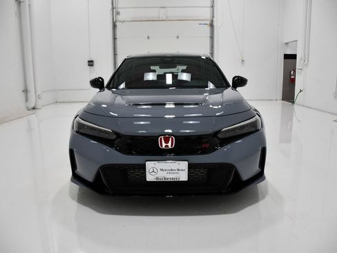 Used 2025 Honda Civic Type R image 2