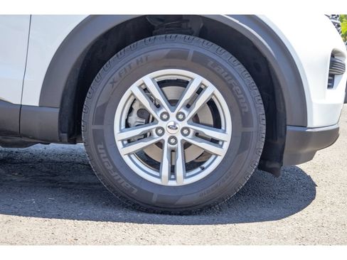 Used 2020 Ford Explorer XLT w/ Comfort Package AWD/4WD image 9
