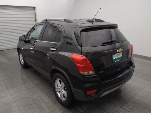 Used 2018 Chevrolet Trax LT w/ LT Convenience Package FWD image 5