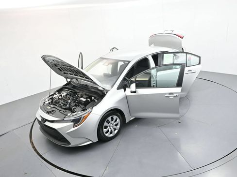 Used 2024 Toyota Corolla LE FWD image 33