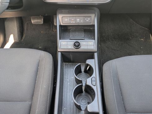 Certified 2024 Hyundai Kona SEL w/ Convenience Package AWD/4WD image 17