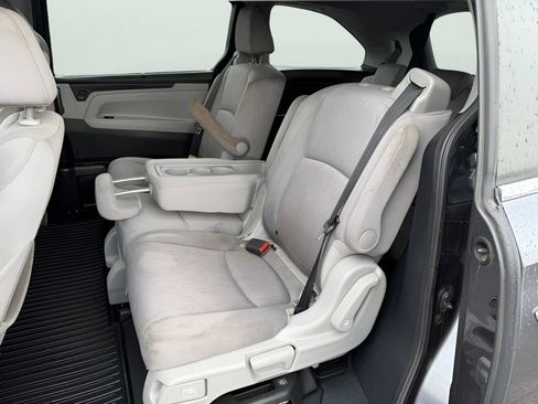 Used 2018 Honda Odyssey EX image 6