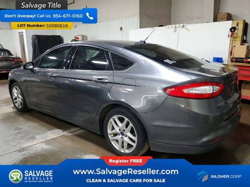 Used 2015 Ford Fusion SE FWD image 3