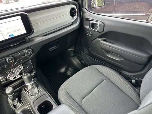 New 2026 Jeep Gladiator Sport image 14