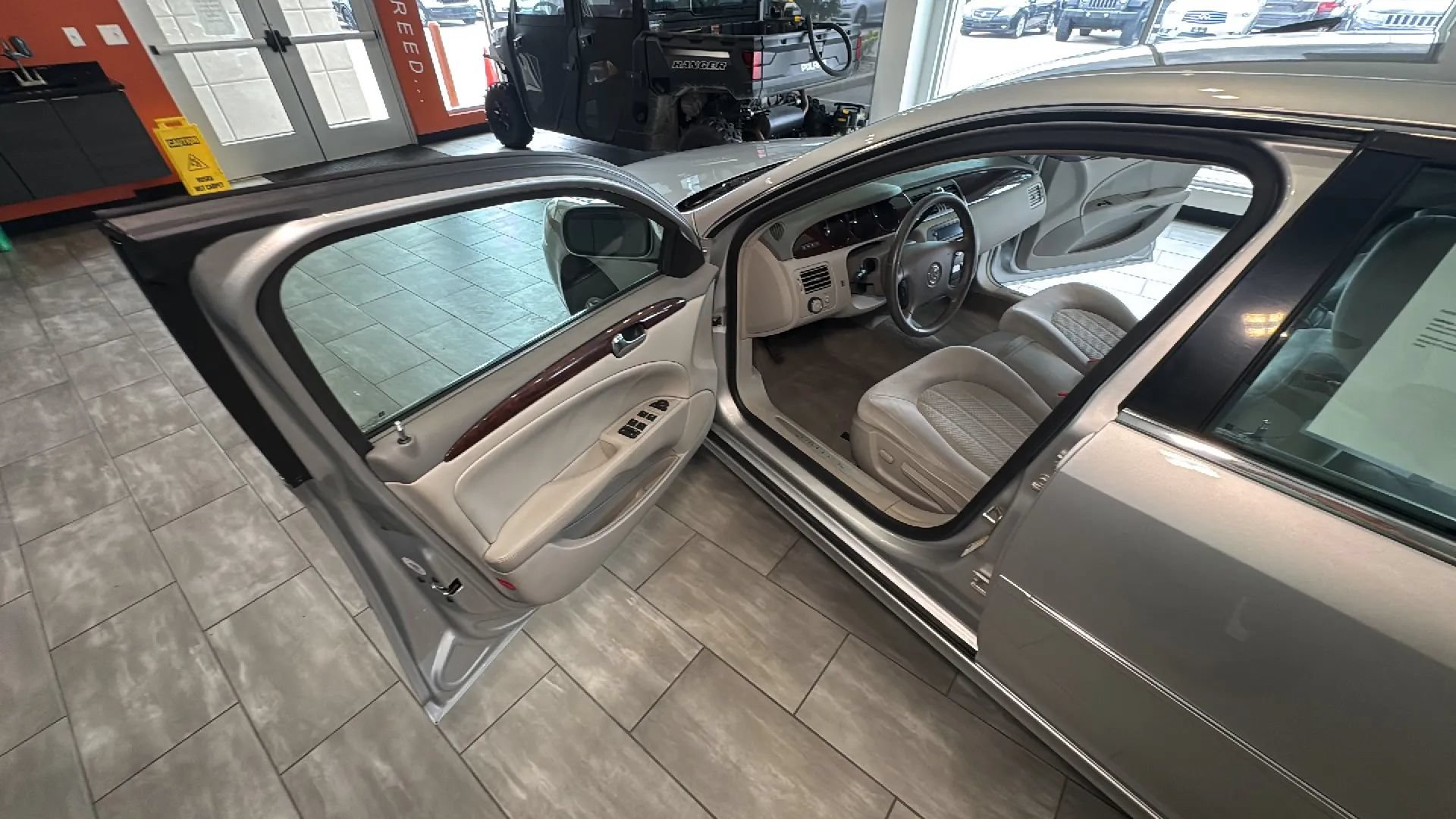 Used 2010 Buick Lucerne CX FWD image 22