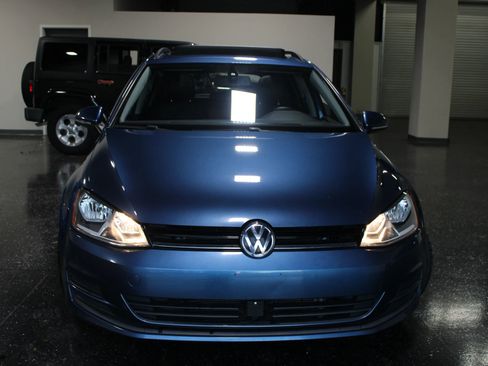 Used 2016 Volkswagen Golf Limited Edition image 6
